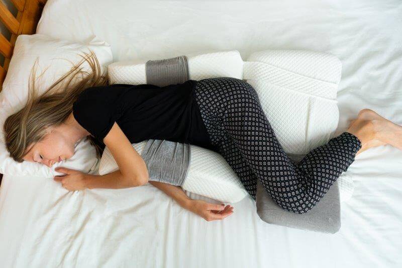 Sleeping with Hip Pain: How Our Support Pillow Relieves Hip Pain