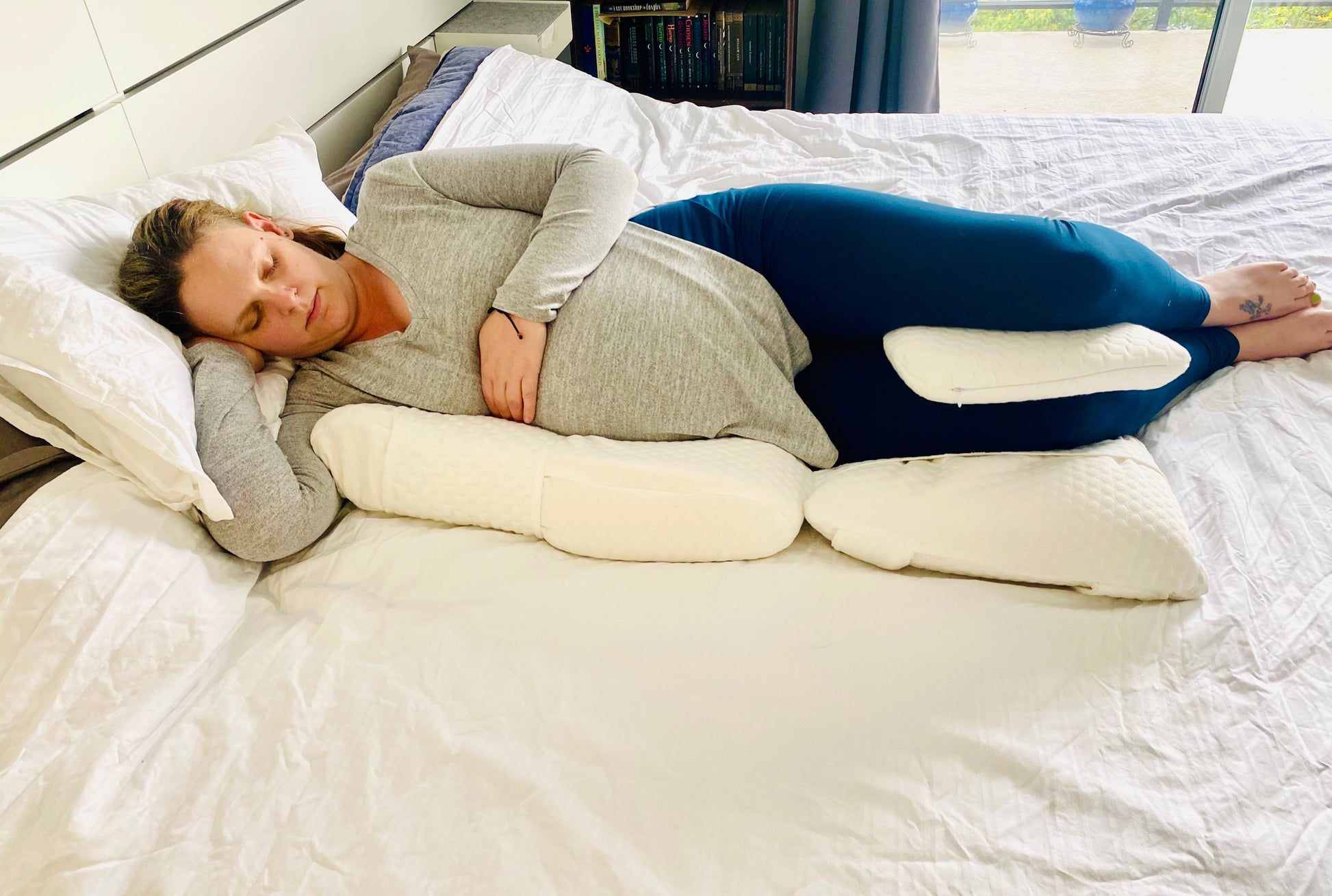 HipPillowPlus is a natural, cooling, multifunctional, adjustable, and  compact body pillow that is made with biodegradable and sustainable materi